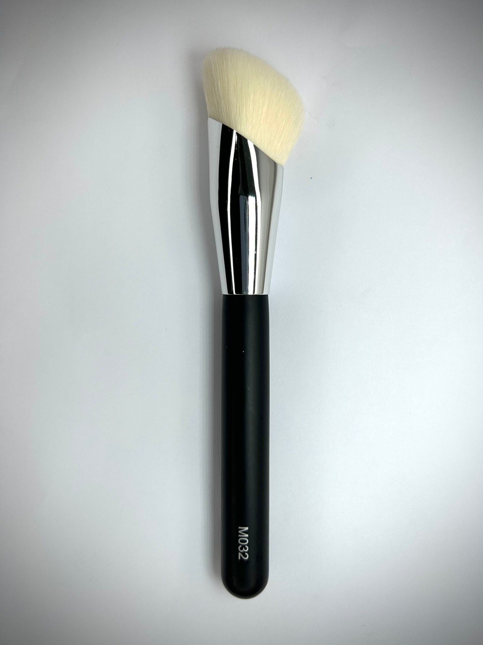 IMG-8988 M032 Contour Brush - Image 1